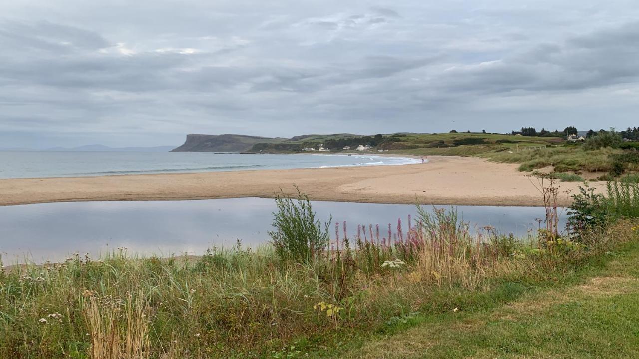 Seaside Apartment - 2 Storey 2 Bedrooms Ballycastle Exterior foto